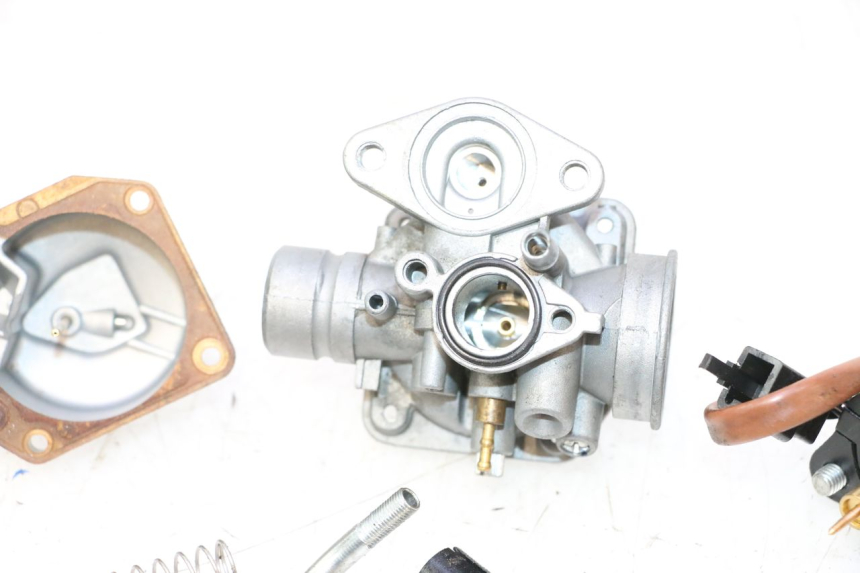 photo de CARBURADOR TNT MOTOR ROMA 10' 2T 50 (2011 - 2018) - Estado de la superficie y material