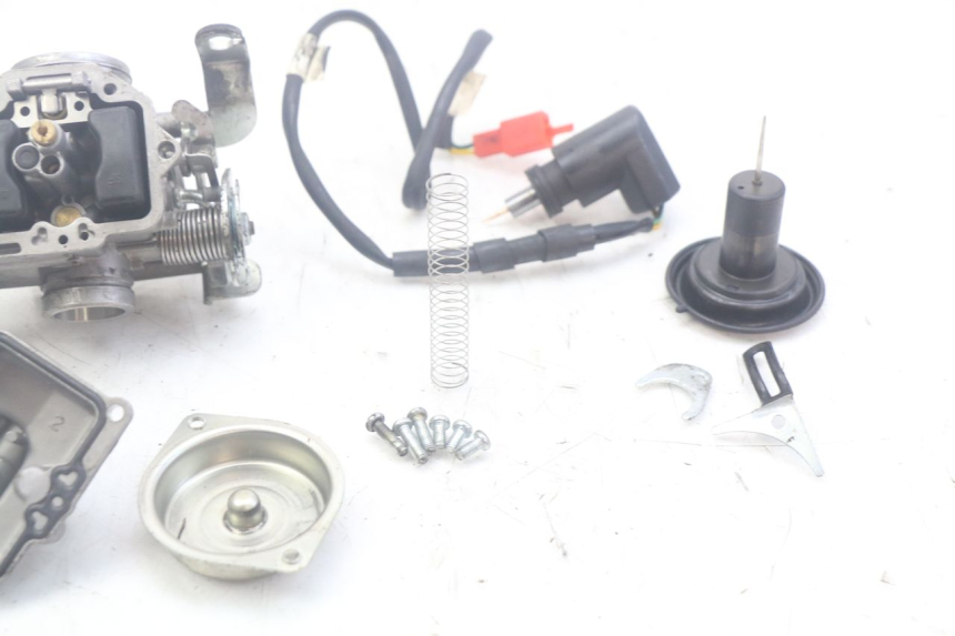 photo de CARBURADOR TNT MOTOR ROMA 10' 4T 50 (2007 - 2018) - Primer plano técnico