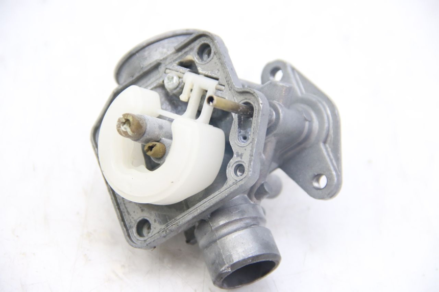 photo de CARBURADOR TNT MOTOR ROMA 12' 2T 50 (2007 - 2018) - Primer plano técnico