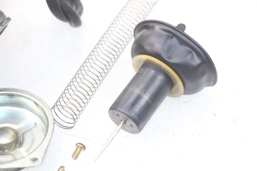 photo de CARBURADOR HONDA SES DYLAN 125 (2002 - 2006) - Estado de la superficie y material