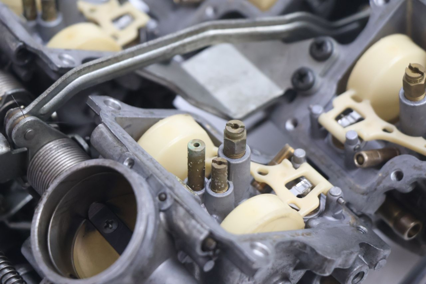 photo de CARBURADOR HONDA ST PAN EUROPEAN 1100 (1990 - 2002) - Primer plano de alta resolución