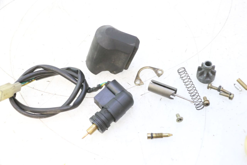photo de CARBURADOR PEUGEOT TREKKER 50 (1995 - 2004) - Inspección visual detallada