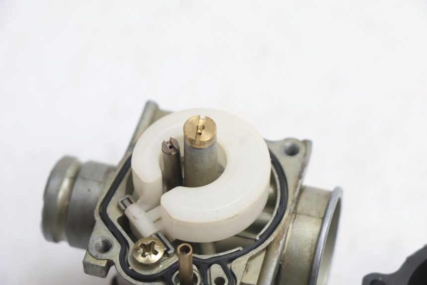 photo de CARBURADOR PIAGGIO TYPHOON 50 (2000 - 2009) - Estado de la superficie y material