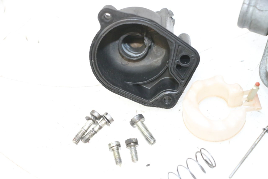 photo de CARBURADOR PIAGGIO VESPA LX 2T 50 (2005 - 2013) - Primer plano de alta resolución