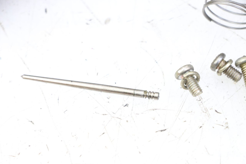 photo de CARBURADOR VONROAD YIBEN 125 (2006 - 2010) - Zoom sobre los componentes