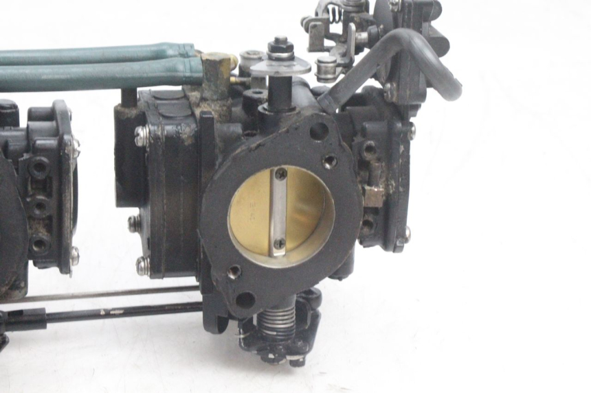 photo de CARBURADOR YAMAHA WAVE RUNNER GP R 1200 (2000 - 2003) - Detalle de la pieza