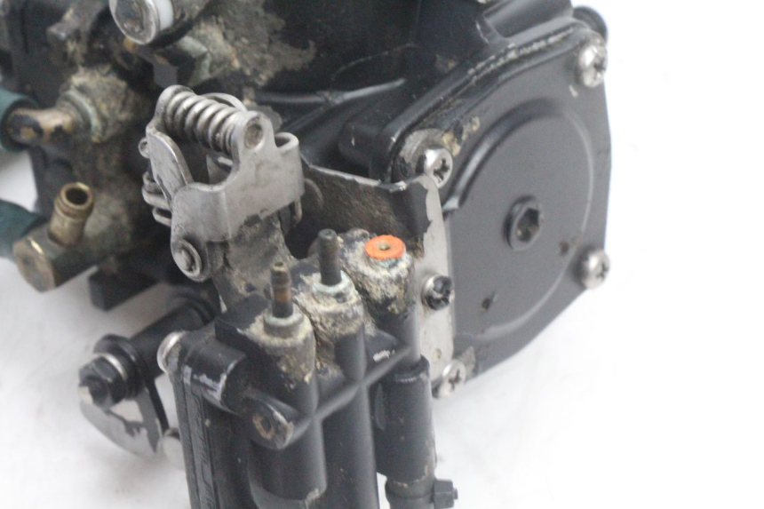 photo de CARBURADOR YAMAHA WAVE RUNNER GP R 1200 (2000 - 2003) - Zoom sobre los componentes