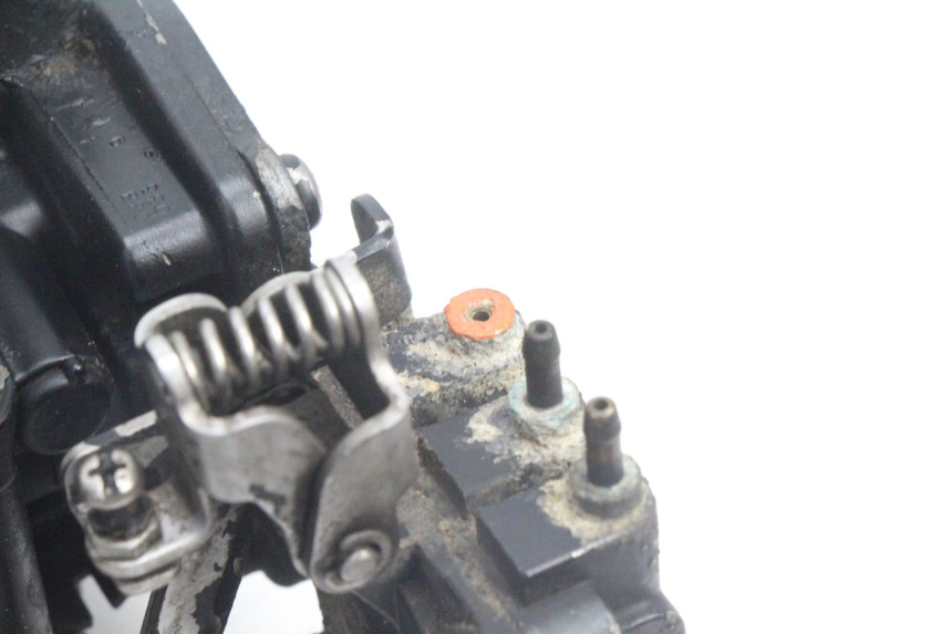 photo de CARBURADOR YAMAHA WAVE RUNNER GP R 1200 (2000 - 2003) - Primer plano de alta resolución