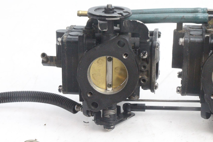 photo de CARBURADOR YAMAHA WAVE RUNNER GP R 1200 (2000 - 2003) - Inspección visual detallada
