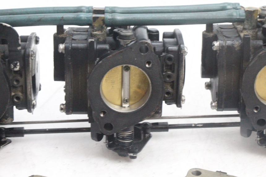 photo de CARBURADOR YAMAHA WAVE RUNNER GP R 1200 (2000 - 2003) - Enfoque en la estructura