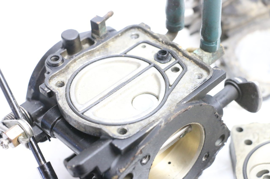 photo de CARBURADOR YAMAHA WAVE RUNNER GP R 1200 (2000 - 2003) - Perfil de la pieza de repuesto