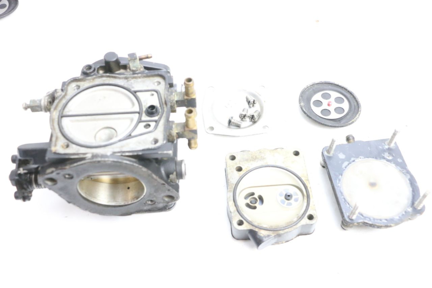 photo de CARBURADOR YAMAHA WAVE RUNNER GP R 1200 (2000 - 2003) - Estado de la superficie y material