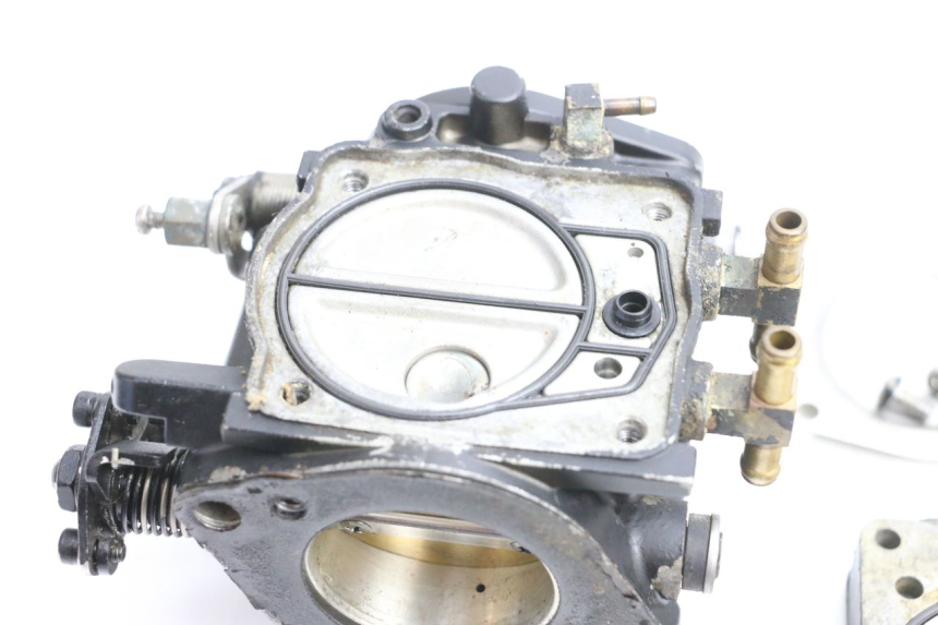photo de CARBURADOR YAMAHA WAVE RUNNER GP R 1200 (2000 - 2003) - Recambio usado revisado