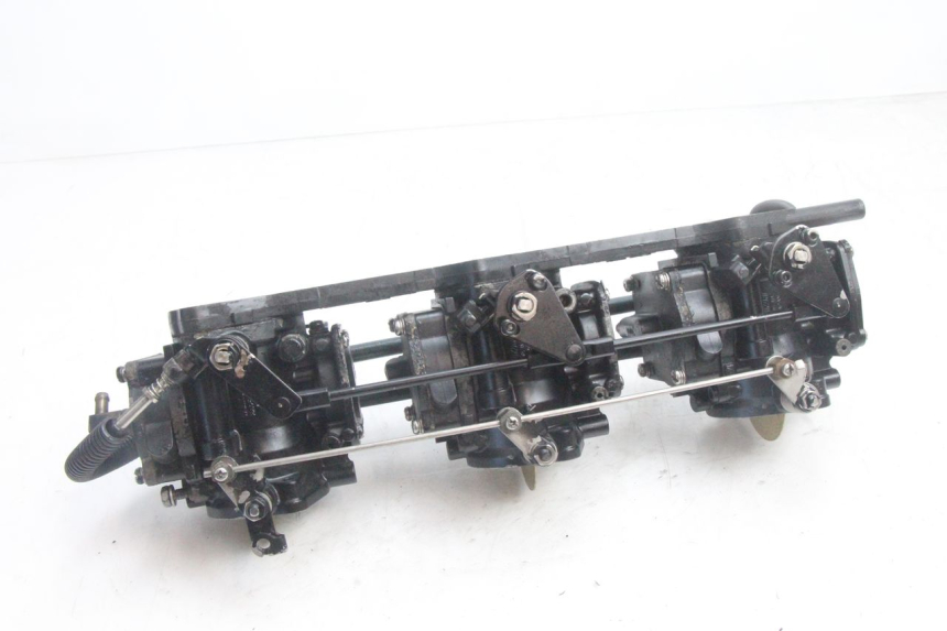 photo de CARBURADOR YAMAHA WAVE RUNNER GP R 1200 (2000 - 2003) - Otra perspectiva
