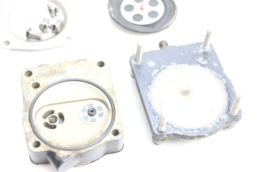 photo de CARBURADOR YAMAHA WAVE RUNNER GP R 1200 (2000 - 2003) - Características distintivas