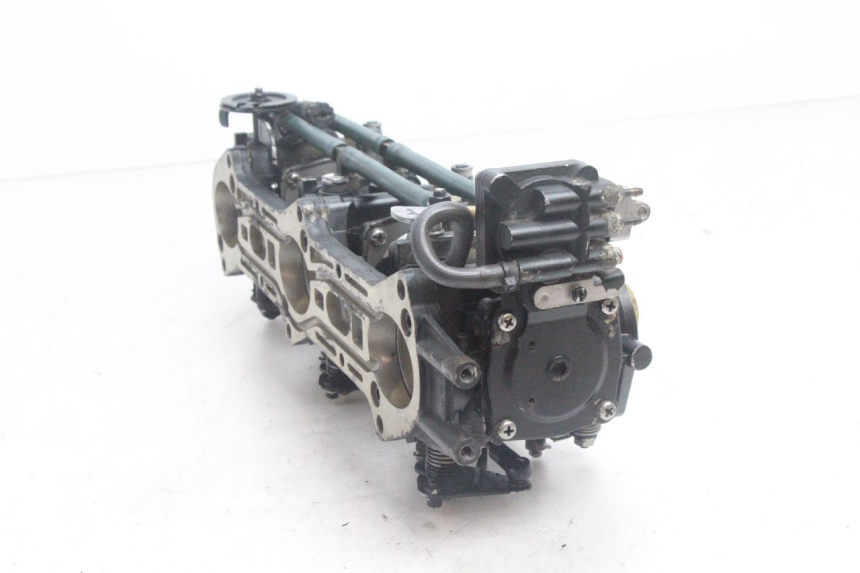 photo de CARBURADOR YAMAHA WAVE RUNNER GP R 1200 (2000 - 2003) - Estado de la superficie y material