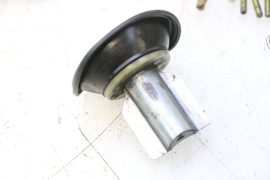 photo de CARBURADOR PIAGGIO X9 EVOLUTION 125 (2003 - 2007) - Detalles de los puntos de fijación