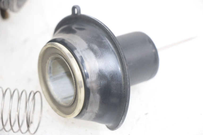 photo de CARBURADOR PIAGGIO X9 125 (2000 - 2003) - Estado de la superficie y material