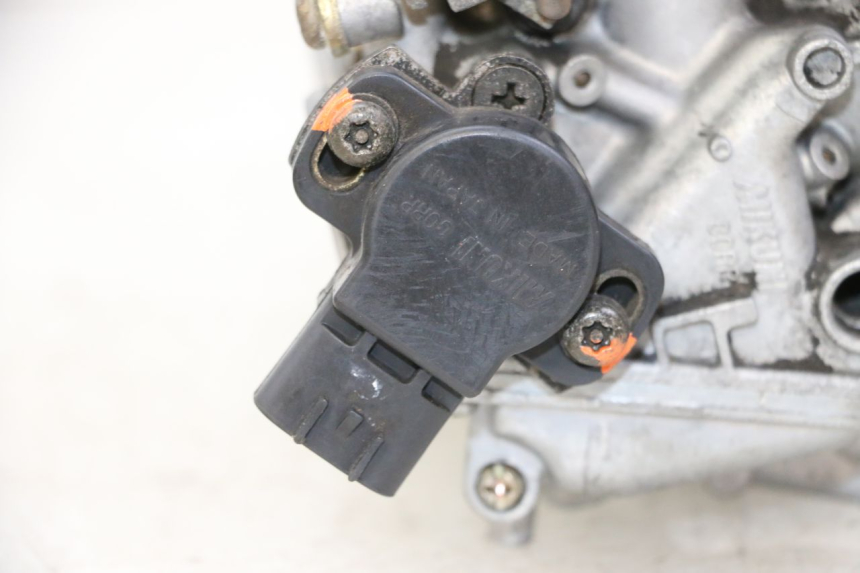 photo de CARBURADOR YAMAHA XJN DIVERSION 600 (2000 - 2003) - Zoom sobre los componentes