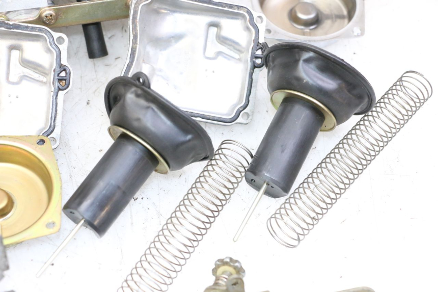 photo de CARBURADOR YAMAHA XJN DIVERSION 600 (2000 - 2003) - Enfoque en la estructura