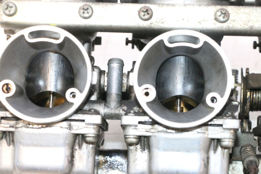 photo de CARBURADOR YAMAHA XJR 1300 (1998 - 2002) - Otra perspectiva