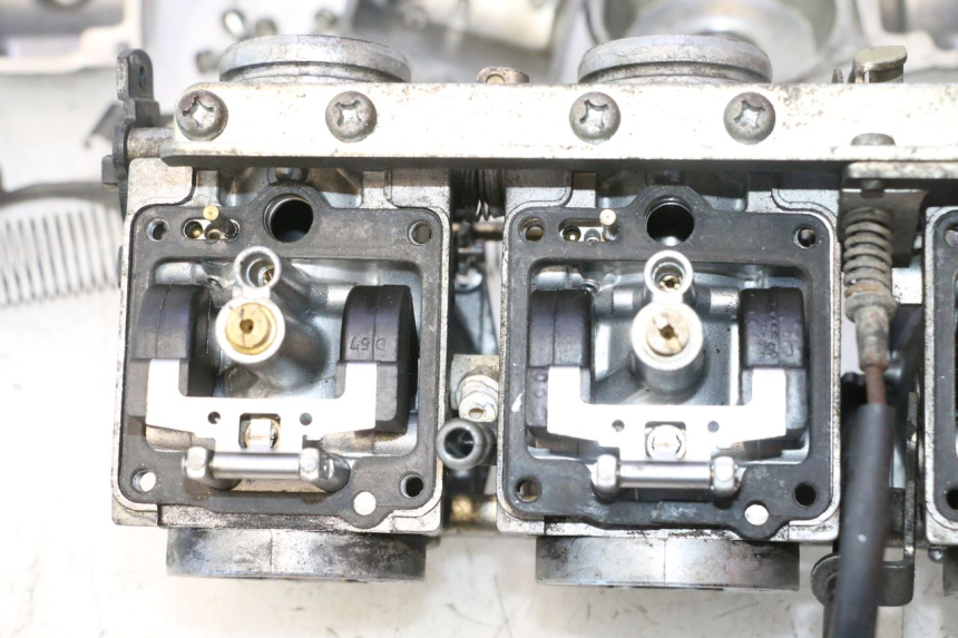 photo de CARBURADOR YAMAHA XJR 1300 (1998 - 2002) - Detalles de los puntos de fijación