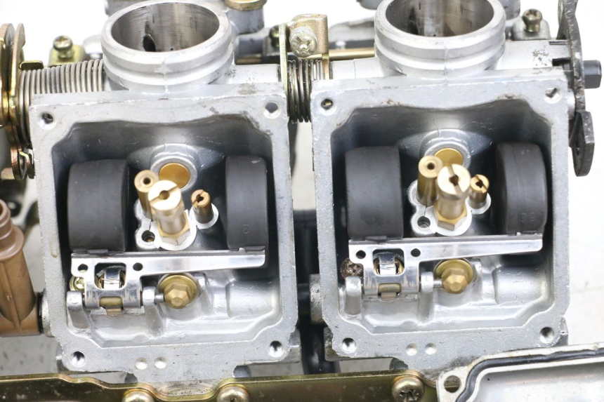 photo de CARBURADOR YAMAHA XJS DIVERSION 600 (1997 - 1999) - Características distintivas