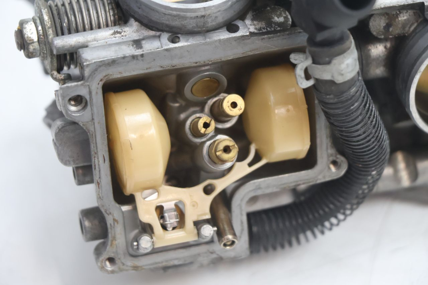 photo de CARBURADOR HONDA XRV AFRICA TWIN 750 (1990 - 1992) - Características distintivas