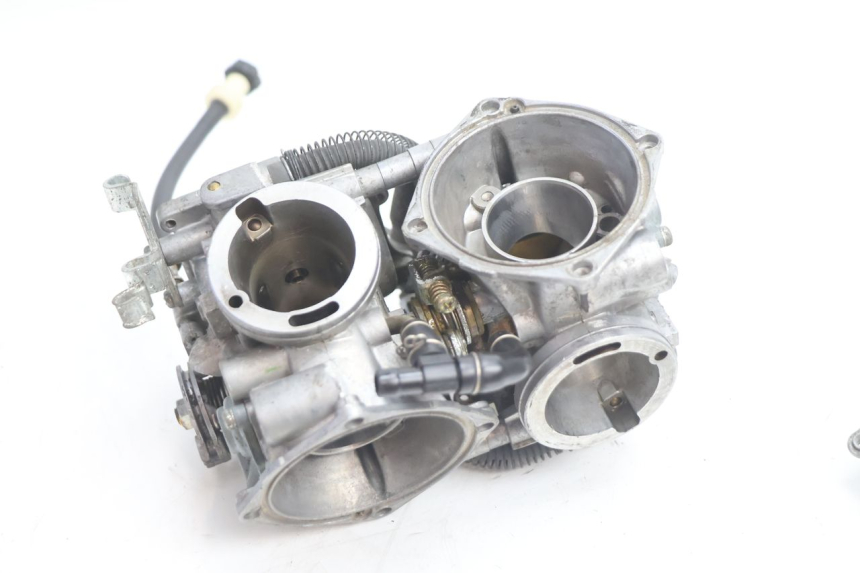 photo de CARBURADOR HONDA XRV AFRICA TWIN 750 (1990 - 1992) - Primer plano de alta resolución