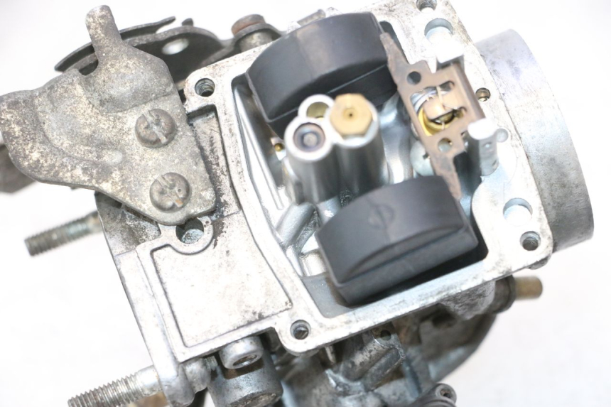 photo de CARBURADOR YAMAHA YP MAJESTY 125 (2002 - 2006) - Primer plano técnico
