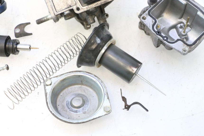 photo de CARBURADOR YAMAHA YP MAJESTY 125 (2002 - 2006) - Estado de la superficie y material