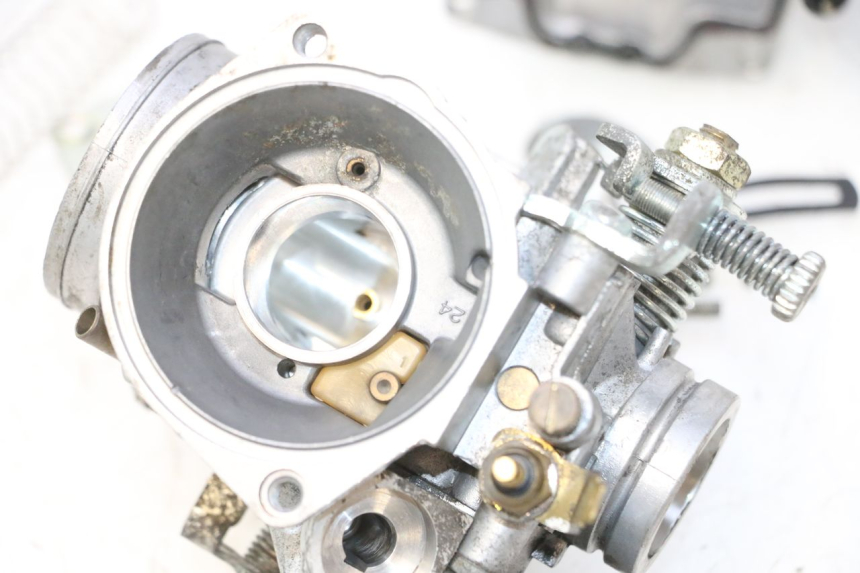 photo de CARBURADOR YAMAHA YP MAJESTY 125 (1998 - 2001) - Características distintivas