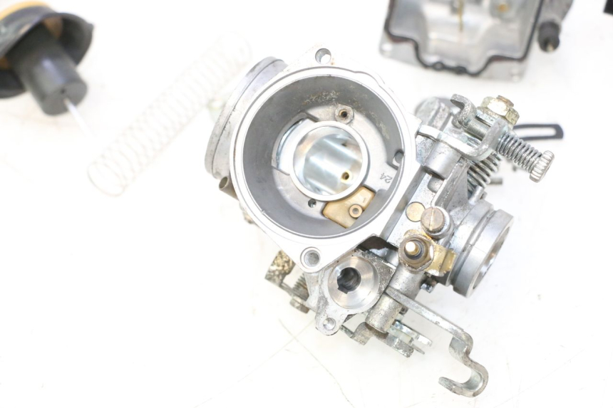 photo de CARBURADOR YAMAHA YP MAJESTY 125 (1998 - 2001) - Zoom sobre los componentes