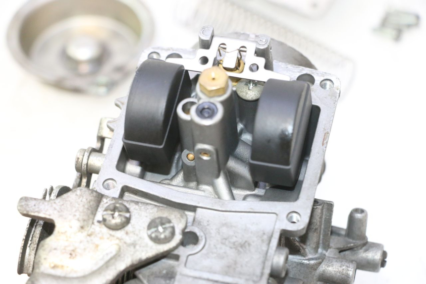 photo de CARBURADOR YAMAHA YP MAJESTY 125 (2007 - 2010) - Inspección visual detallada