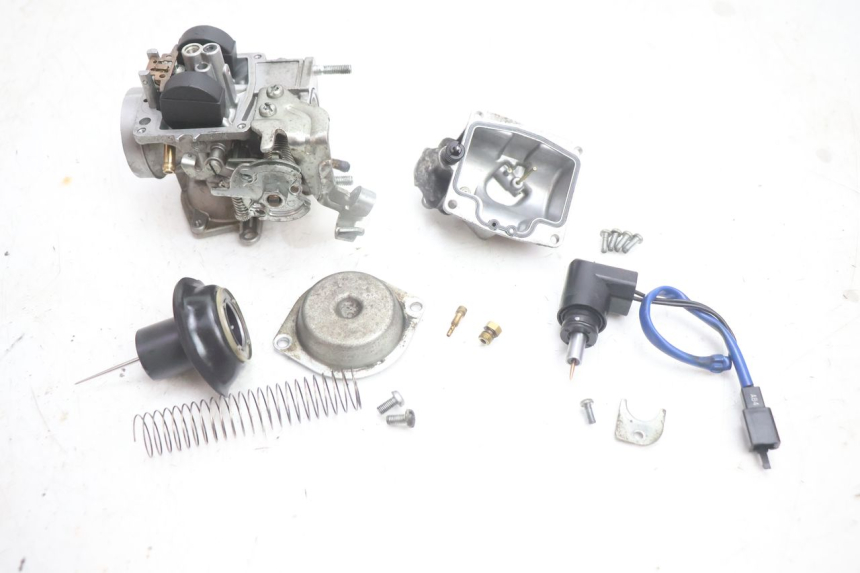 photo de CARBURADOR YAMAHA YP MAJESTY 125 (2002 - 2006) - Detalles de los puntos de fijación