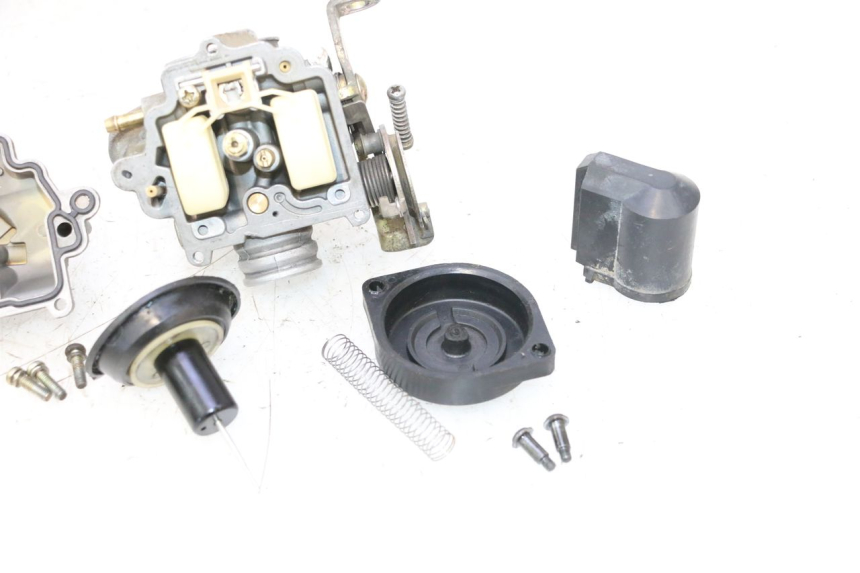 photo de CARBURADOR YIYING YY50QT-6 50 - Enfoque en la estructura