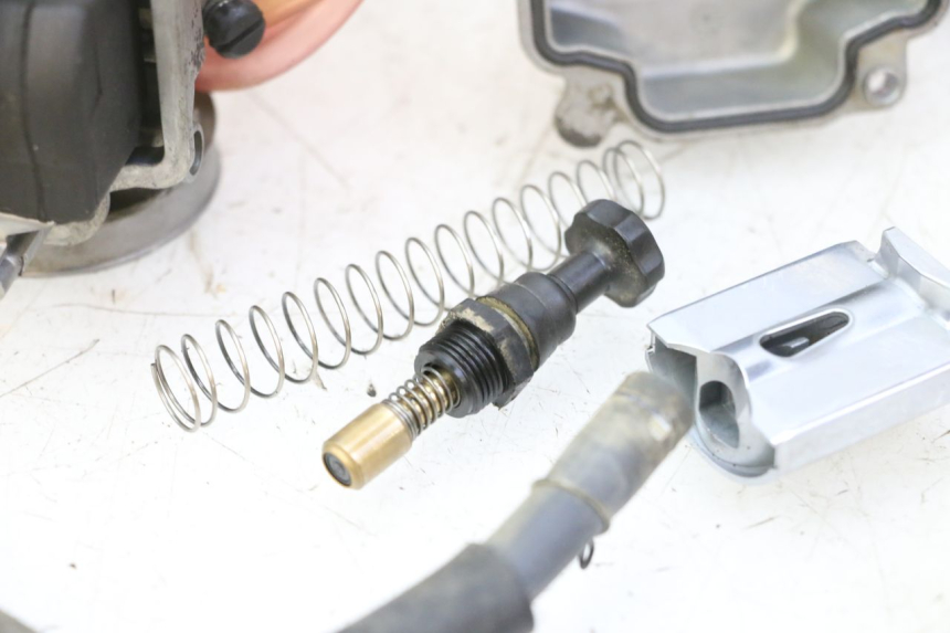 photo de CARBURADOR YAMAHA YZ 85 (2022 - 2025) - Primer plano de alta resolución