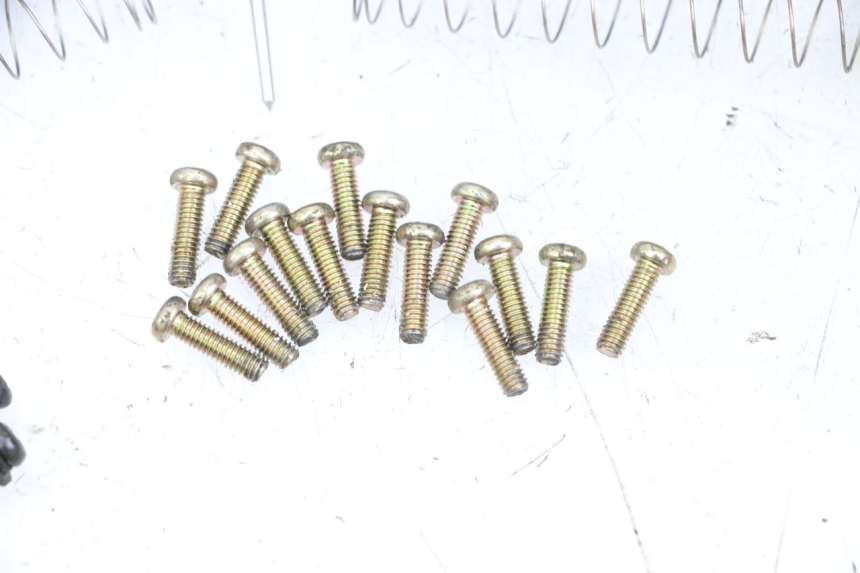 photo de CARBURADOR KAWASAKI ZR 7 750 (1999 - 2004) - Primer plano de alta resolución