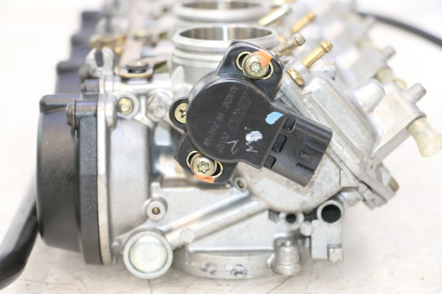photo de CARBURADOR KAWASAKI ZX-6R ZX6R 600 (2000 - 2002) - Características distintivas