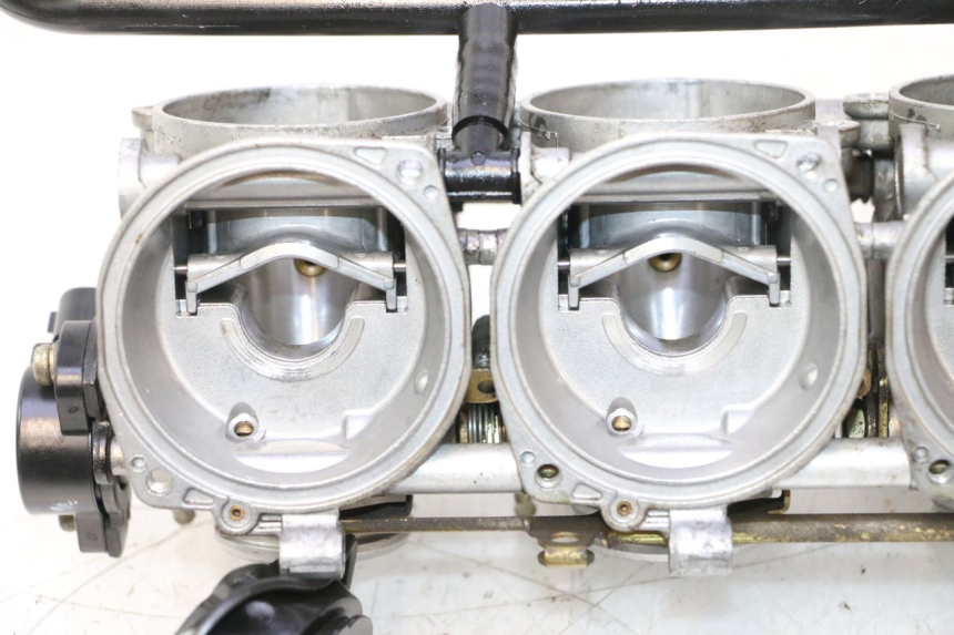 photo de CARBURADOR KAWASAKI ZX-6R ZX6R 600 (2000 - 2002) - Primer plano técnico