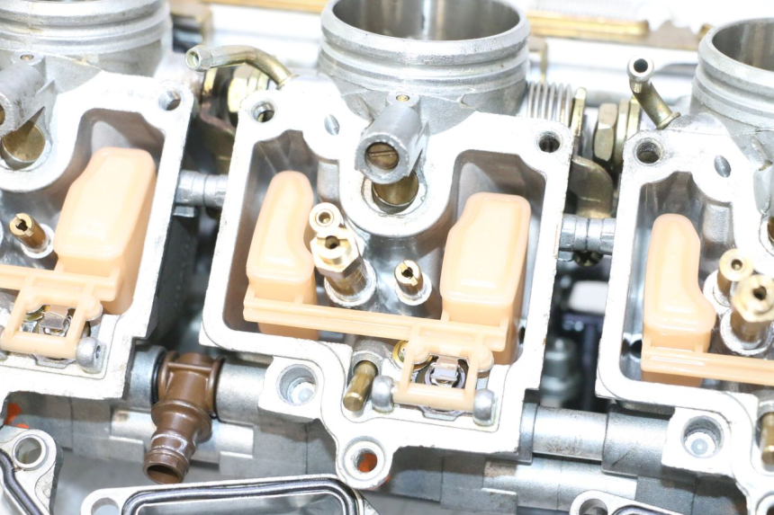 photo de CARBURADOR KAWASAKI ZX-6R ZX6R 600 (2000 - 2002) - Estado de la superficie y material