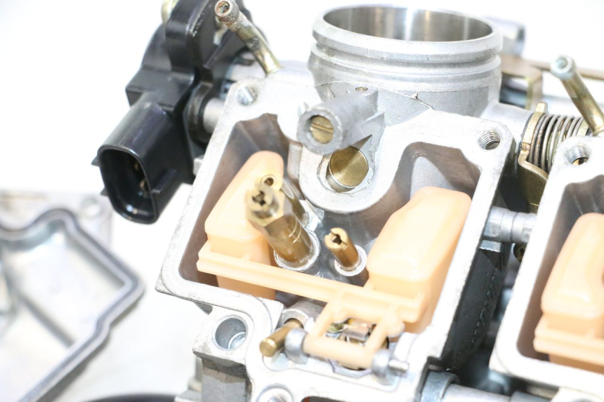 photo de CARBURADOR KAWASAKI ZX-6R ZX6R 600 (2000 - 2002) - Marcados y referencias originales