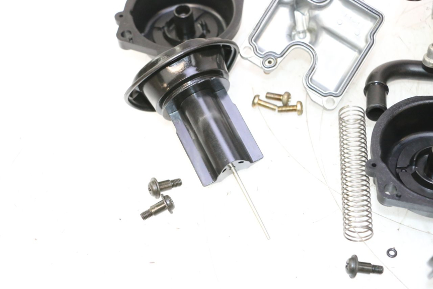 photo de CARBURADOR KAWASAKI ZX-6R ZX6R 600 (2000 - 2002) - Características distintivas
