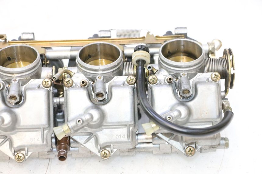 photo de CARBURADOR KAWASAKI ZX-6R ZX6R 600 (2000 - 2002) - Primer plano técnico