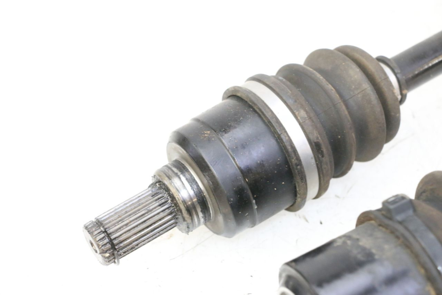 photo de CARDÁN TRASERO YAMAHA YFM GRIZZLY 550 (2008 - 2015) - Primer plano técnico