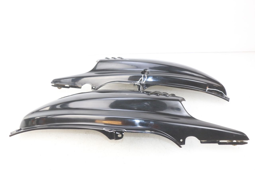 photo de CARENADO TRASERO MBK BOOSTER NEXT GENERATION 50 (2004 - 2007) - Características distintivas