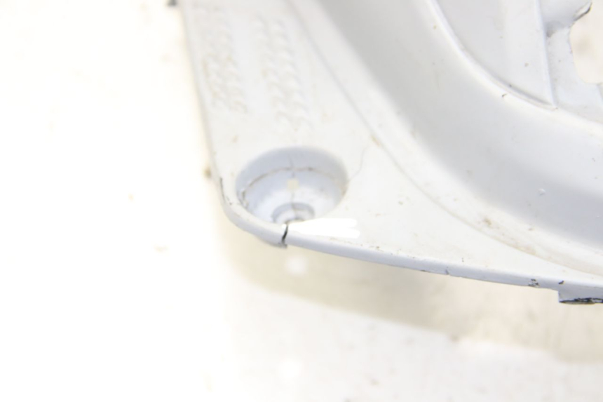 photo de CARENADO TRASERO MBK BOOSTER SPIRIT 50 (1999 - 2003) - Primer plano técnico