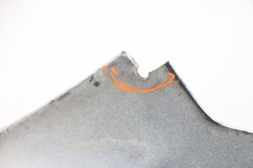 photo de CARENADO TRASERO MBK BOOSTER SPIRIT 50 (2004 - 2017) - Primer plano técnico