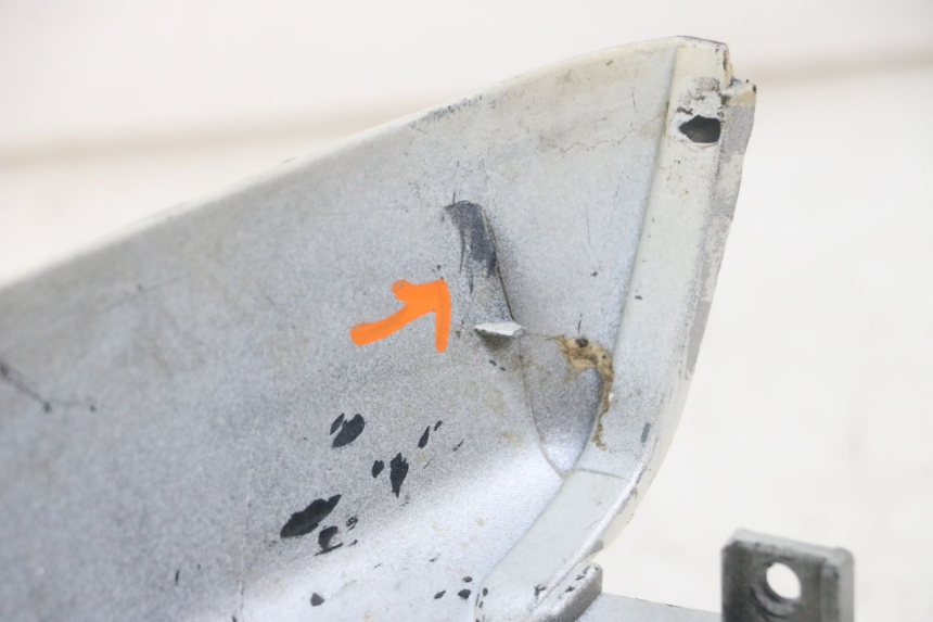 photo de CARENADO TRASERO MBK BOOSTER SPIRIT 50 (2004 - 2017) - Detalles de los puntos de fijación