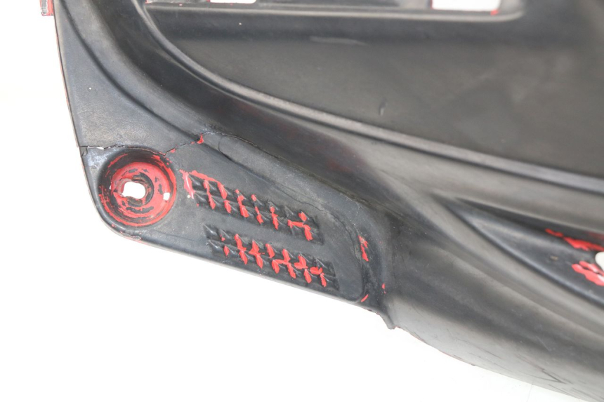 photo de CARENADO TRASERO YAMAHA BW'S 50 (1999 - 2003) - Enfoque en la estructura